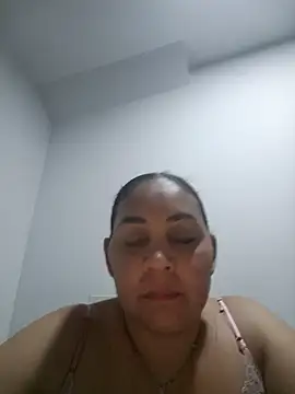 Snapshot of MirandaSoto chatting on October 19, 2025, 3:09 am MirandaSoto online show from October 19, 2025, 3:09 am