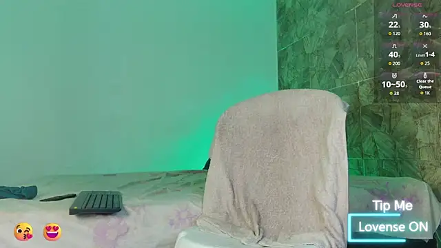 Snapshot of mikejaybra chatting on November 19, 2025, 5:57 pm mikejaybra online show from November 19, 2025, 5:57 pm