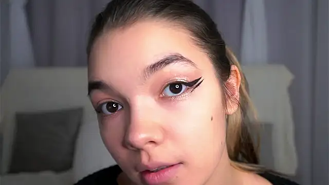 Snapshot of VeronaAppleberry chatting on September 25, 2025, 11:05 am VeronaAppleberry online show from September 25, 2025, 11:05 am