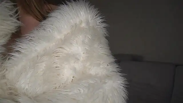 Snapshot of VeronaAppleberry chatting on March 9, 2025, 7:23 am VeronaAppleberry online show from March 9, 2025, 7:23 am