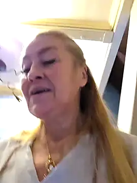 Snapshot of lisalustjouw chatting on February 6, 2026, 9:16 am lisalustjouw online show from February 6, 2026, 9:16 am