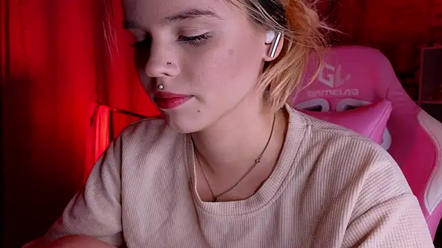 Snapshot of HanaMitsuri chatting on March 14, 2025, 7:55 pm HanaMitsuri online show from March 14, 2025, 7:55 pm