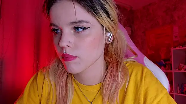 Snapshot of HanaMitsuri chatting on March 22, 2025, 8:15 pm HanaMitsuri online show from March 22, 2025, 8:15 pm