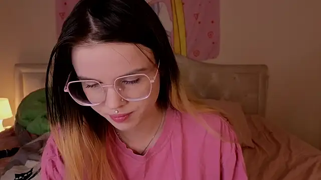 Snapshot of HanaMitsuri chatting on October 23, 2025, 7:12 pm HanaMitsuri online show from October 23, 2025, 7:12 pm