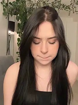  SweetCandyy online show from February 28, 2025, 8:28 pm