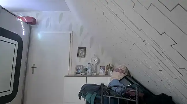 der alex38 online show from February 13, 2025, 12:32 pm