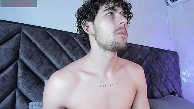 Luca ferrer  online show from February 13, 2026, 3:06 am