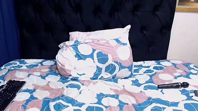 Snapshot of BootyliciousbustyX33 chatting on September 27, 2025, 1:56 am BootyliciousbustyX33 online show from September 27, 2025, 1:56 am