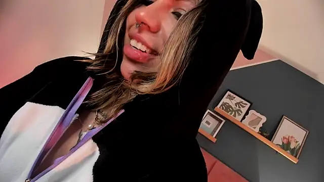 Snapshot of delilah_fix chatting on January 10, 2026, 9:10 pm delilah fix online show from January 10, 2026, 9:10 pm