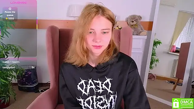 MirraBellanta online show from October 13, 2025, 8:32 pm