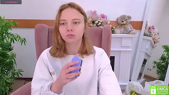 MirraBellanta online show from October 12, 2025, 8:54 pm