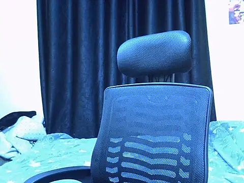 Snapshot of Horny-slut_ chatting on January 14, 2026, 4:38 am Horny-slut online show from January 14, 2026, 4:38 am