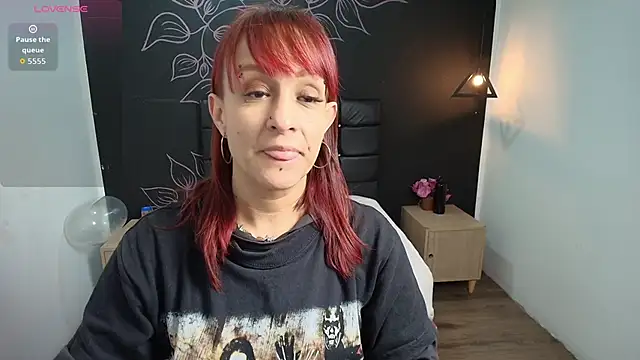 NatashaMason  online show from November 4, 2025, 11:58 am