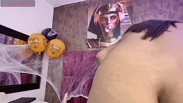 nicole  parker1 online show from October 28, 2025, 6:18 pm