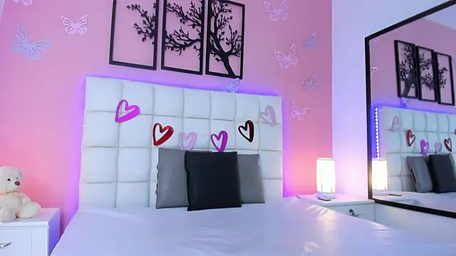 Snapshot of RenataJhonson_ chatting on February 28, 2025, 4:43 am RenataJhonson online show from February 28, 2025, 4:43 am