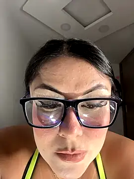 linatarens online show from November 4, 2025, 3:43 am