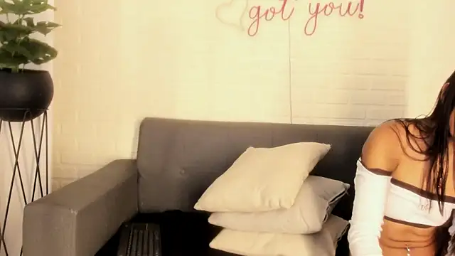 karina gomez 18 online show from December 22, 2025, 11:32 am