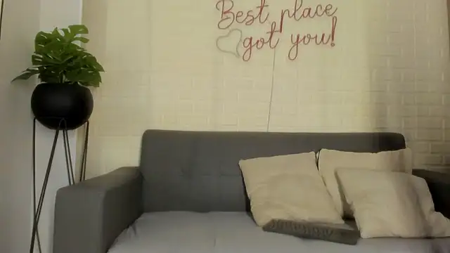 karina gomez 18 online show from February 15, 2026, 11:42 am