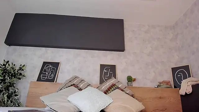 karina gomez 18 online show from March 26, 2026, 11:30 am