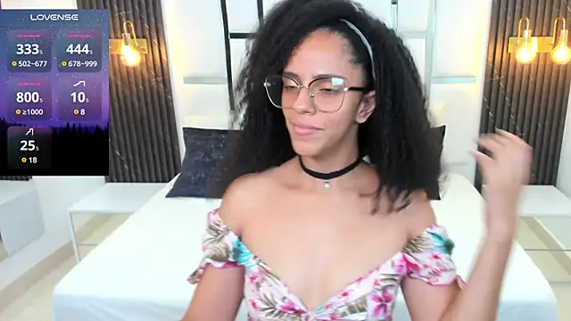 brunette xgirll online show from December 5, 2024, 10:39 pm