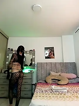 yeibles online show from October 14, 2025, 8:09 pm