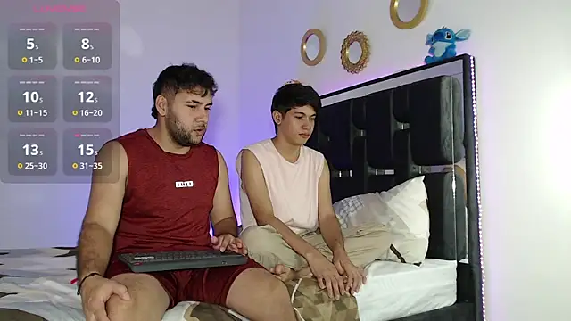 Snapshot of Valerio_22 chatting on November 18, 2025, 9:51 pm Valerio 22 online show from November 18, 2025, 9:51 pm