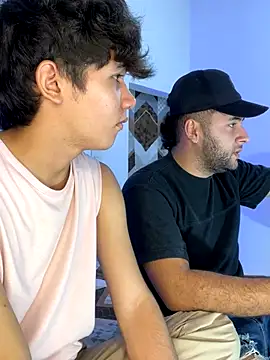 Snapshot of Valerio_22 chatting on December 16, 2025, 12:04 am Valerio 22 online show from December 16, 2025, 12:04 am