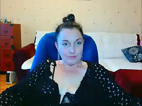 Snapshot of Alice3694 chatting on May 16, 2026, 5:50 am Alice3694 online show from May 16, 2026, 5:50 am