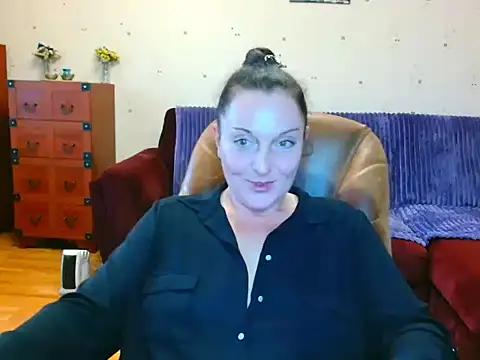 Snapshot of Alice3694 chatting on November 2, 2025, 2:00 pm Alice3694 online show from November 2, 2025, 2:00 pm