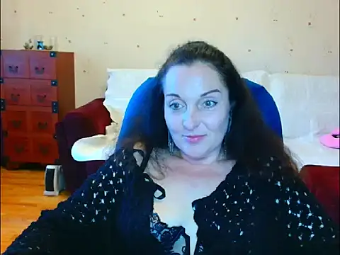 Snapshot of Alice3694 chatting on May 17, 2026, 5:40 am Alice3694 online show from May 17, 2026, 5:40 am