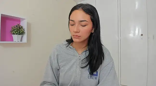 ASIAM BRUNET online show from February 25, 2025, 1:00 pm