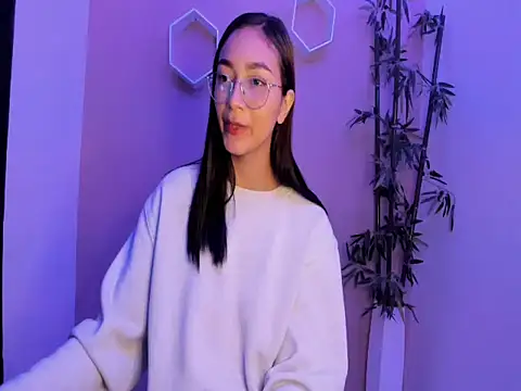 ASIAM BRUNET online show from February 11, 2026, 11:21 am