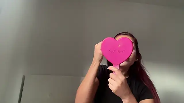 Snapshot of julialupato1606 chatting on March 18, 2026, 4:19 pm julialupato1606 online show from March 18, 2026, 4:19 pm