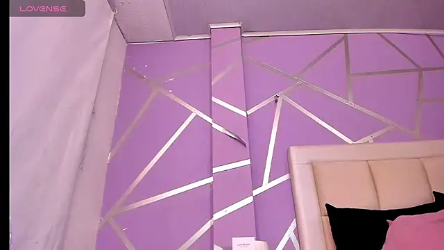 CATALEYA LYON online show from December 8, 2024, 1:41 am