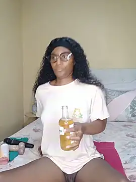Snapshot of Lucy_Blacksilk chatting on June 6, 2026, 10:09 am Lucy Blacksilk online show from June 6, 2026, 10:09 am