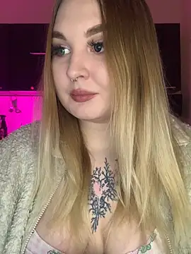 Snapshot of Greeenfriends6969 chatting on January 15, 2025, 12:30 am Greeenfriends6969 online show from January 15, 2025, 12:30 am