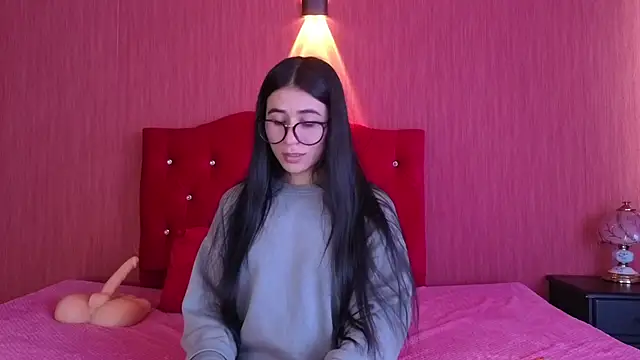 ChloeTurner  online show from November 15, 2025, 8:02 pm