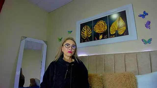 Snapshot of emagarcia chatting on October 2, 2025, 12:30 pm emagarcia online show from October 2, 2025, 12:30 pm