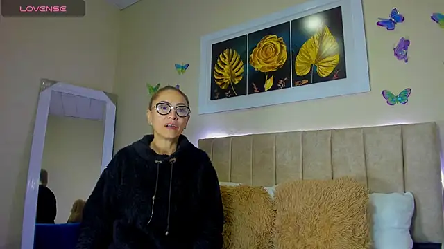 Snapshot of emagarcia chatting on October 6, 2025, 1:12 pm emagarcia online show from October 6, 2025, 1:12 pm