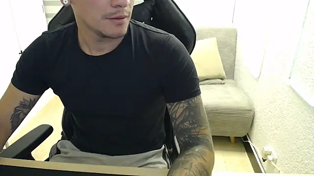 Snapshot of team_dinamite69 chatting on February 9, 2026, 12:47 pm team dinamite69 online show from February 9, 2026, 12:47 pm