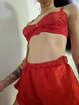 Snapshot of roxi_katty chatting on October 19, 2025, 11:46 am roxi katty online show from October 19, 2025, 11:46 am