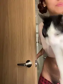 Katee Jones online show from October 26, 2025, 9:20 am