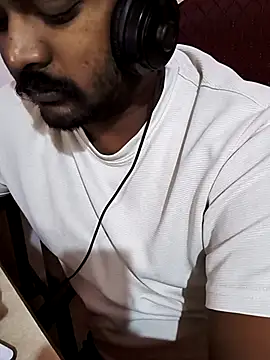 Snapshot of manoj_master chatting on November 6, 2025, 5:17 pm manoj master online show from November 6, 2025, 5:17 pm