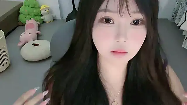 Snapshot of Fountain- chatting on July 26, 2026, 10:49 pm Fountain- online show from July 26, 2026, 10:49 pm