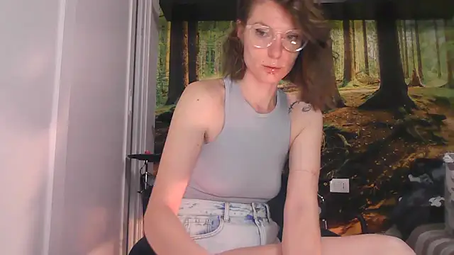 Feli blue online show from April 22, 2026, 8:43 am