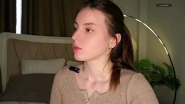 Snapshot of DarylBarks chatting on December 5, 2025, 5:06 am DarylBarks online show from December 5, 2025, 5:06 am