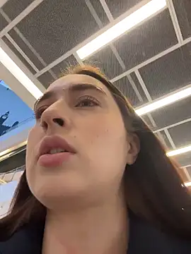 Holly Play online show from November 21, 2025, 12:15 pm