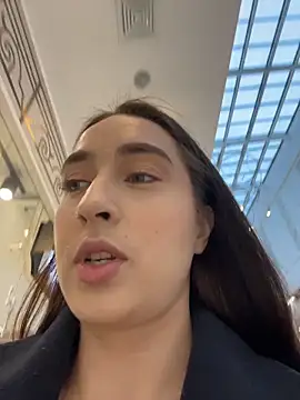 Holly Play online show from November 19, 2025, 12:05 pm