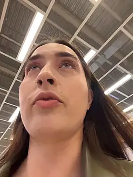 Holly Play online show from November 12, 2025, 12:09 pm