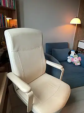 Alessia-miller  online show from March 29, 2026, 8:21 pm